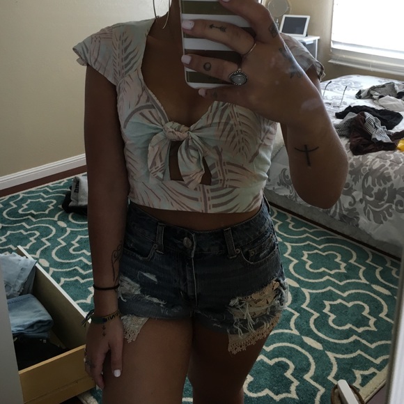 Kendal and Kylie crop top