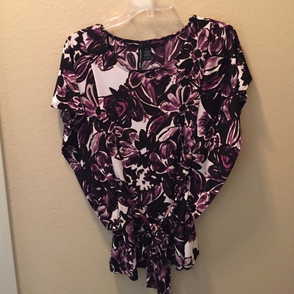 Floral, flowy top