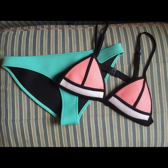 Triangl Look Alike