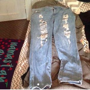 Forever 21 distressed jeans size 18