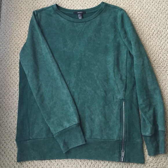 Green forever 21 sweatshirt with zipper detail