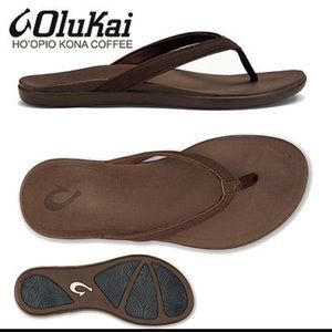 Women's Olukai sandals size 9