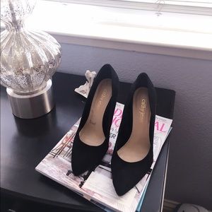 Cathy Jean pointy toe pumps