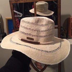 Billabong straw hat