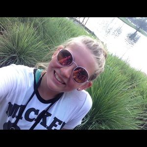 Meet your Posher, Riley