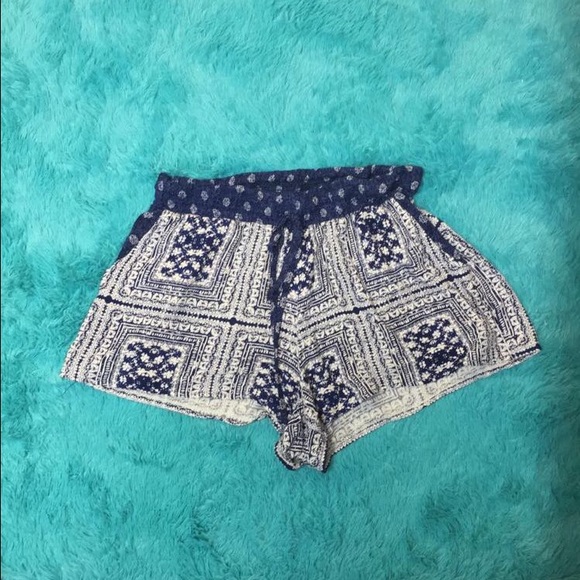 Sweet Wanderer printed shorts