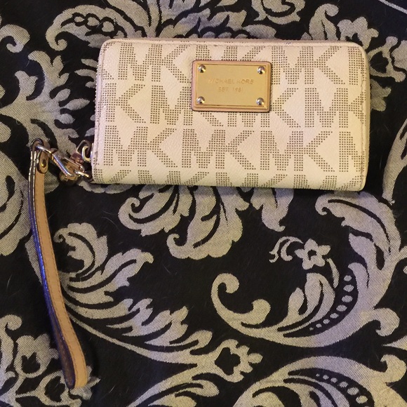 Michael Kors wallet