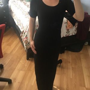 F21 Black maxi dress with open back $15!