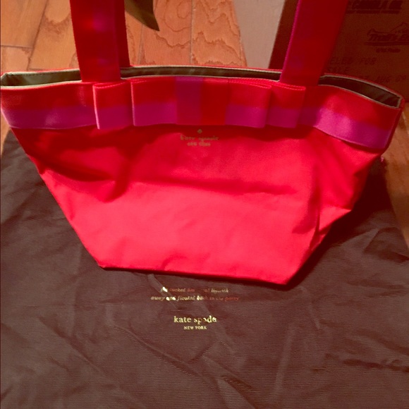 🎉SALE🎉NWT beautiful Kate Spade bag.