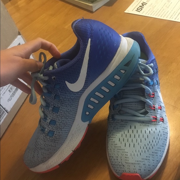 Nike Shoes - Nike Zoom Structure 19