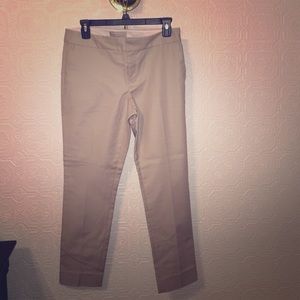 Brand new cropped Hampton Fit pants.