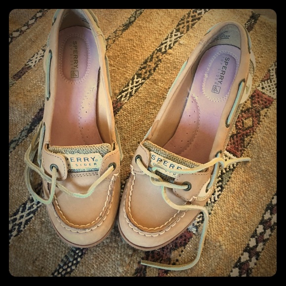 Amazing goldfish Sperry top sider wedge