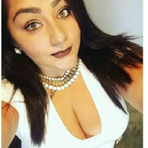 Meet your Posher, Leslie