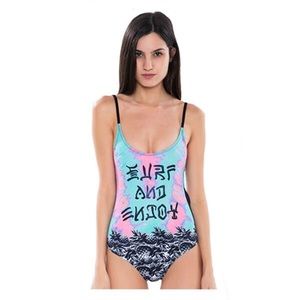 CLOSET CLEAR OUT One piece Hurley bikini