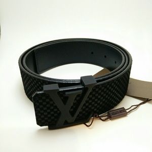 Louis Vuitton 40MM Initials M9151