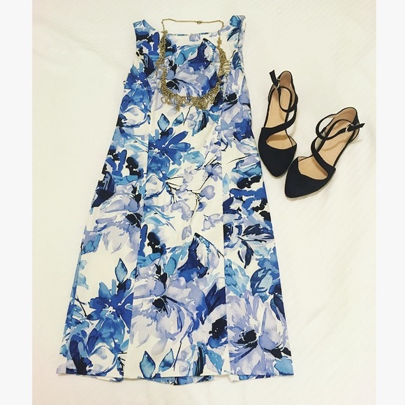 Chaps Dresses & Skirts - Beautiful floral patterned dress