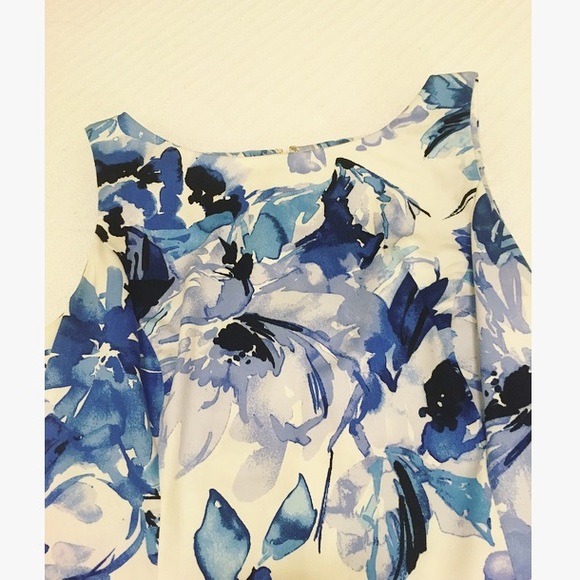 Beautiful floral patterned dress - Picture 2 of 3