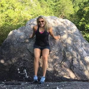 Meet your Posher, Hannah