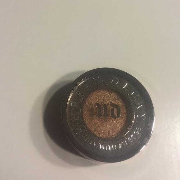 Urban Decay single eyeshadow "Chopper"