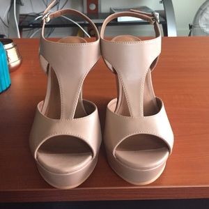 Brass Plum Nude Wedges Size 8M.