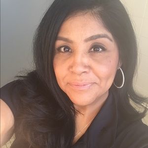 Meet your Posher, Alma