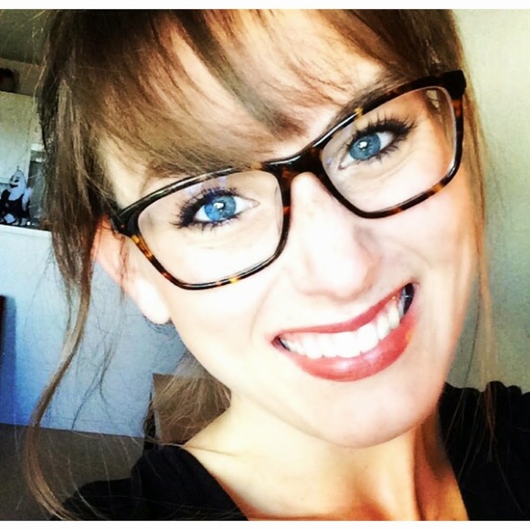 Meet your Posher, Bridget - Picture 1 of 1