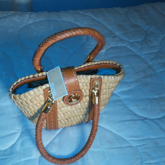 Hand bag