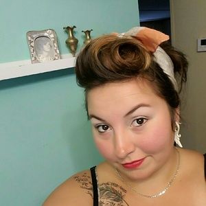 Meet your Posher, Sheena