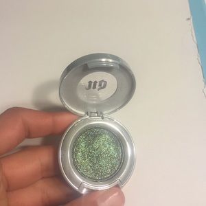Urban decay moon dust shadow in "zodiac"