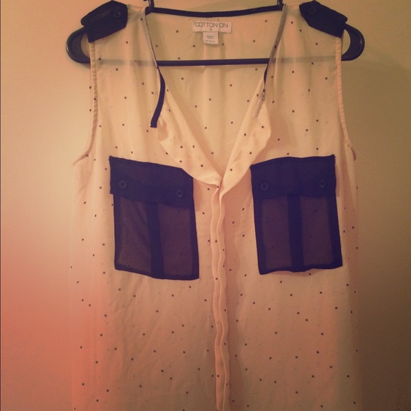 COTTON ON sleeveless blouse.