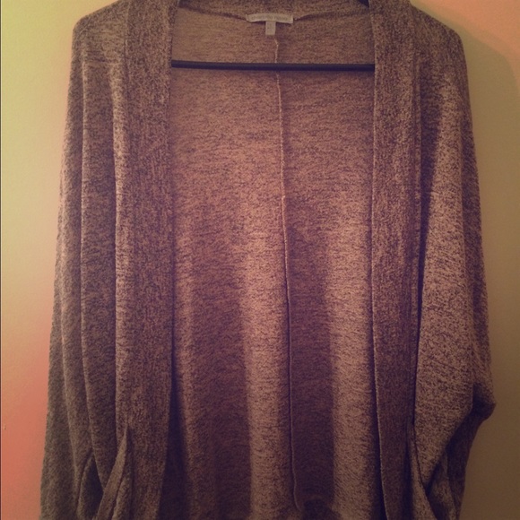 Charlotte Russe quarter sleeve cardigan. Size L.