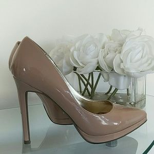 Nude pumps/stilettos