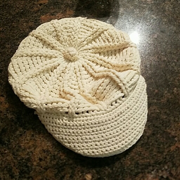 Woven cream hat