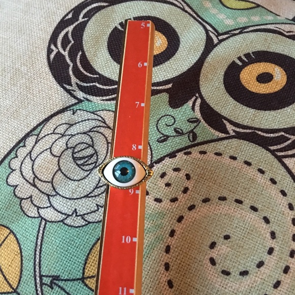 Blue Eye Ring - Picture 4 of 4