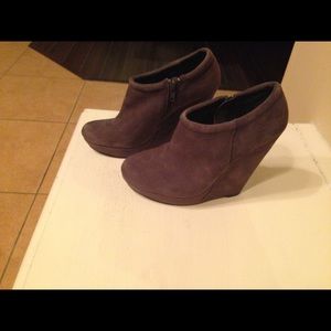 Suede Trouve booties in grey