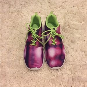 NWOT Kids Purple Tie Dye Nike Roshes