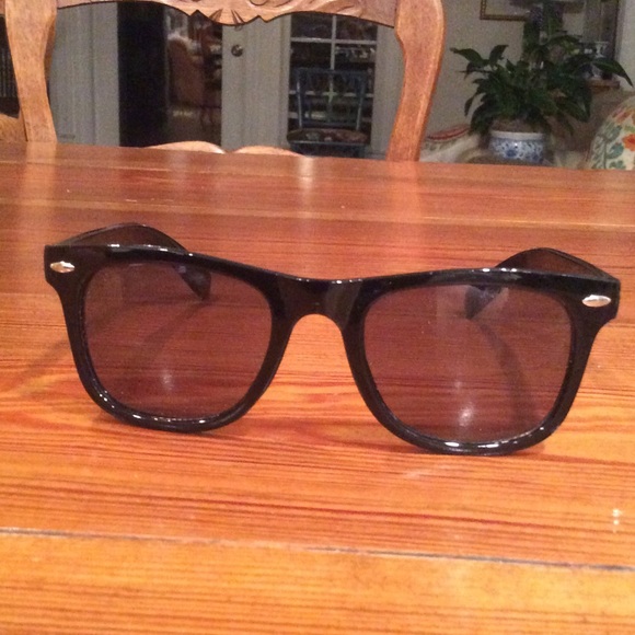 Black sunglasses