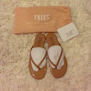 NWT Tkees Caramel Glosses Flip-Flops