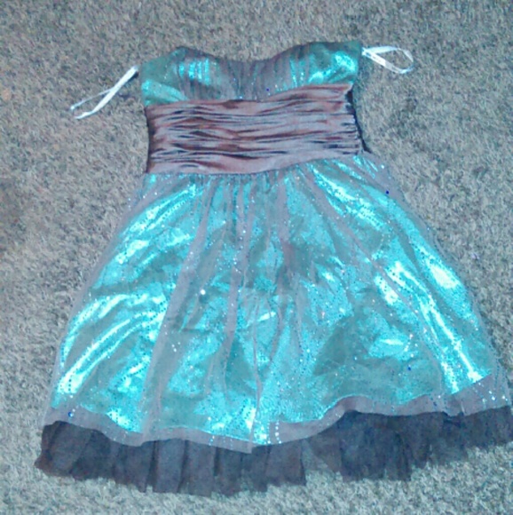 Dress - Picture 1 of 1