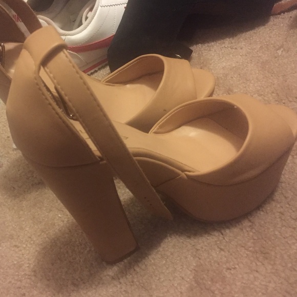 Camel colored pumps with thick heel