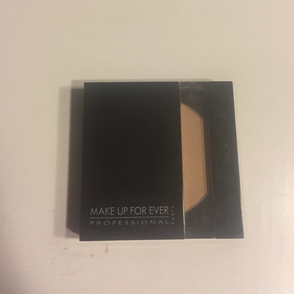 Makeup forever professional shadow in "76" Beige