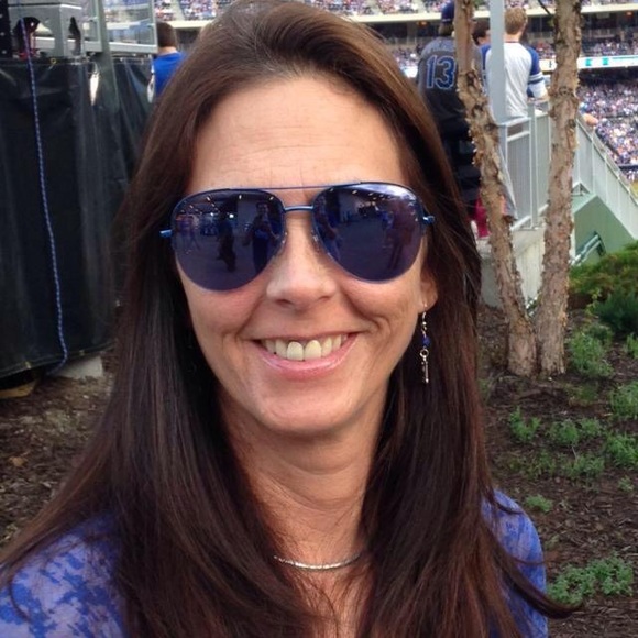 Meet your Posher, Angela - Picture 2 of 3