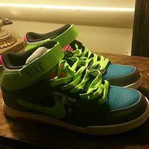 Tennis Shoes
