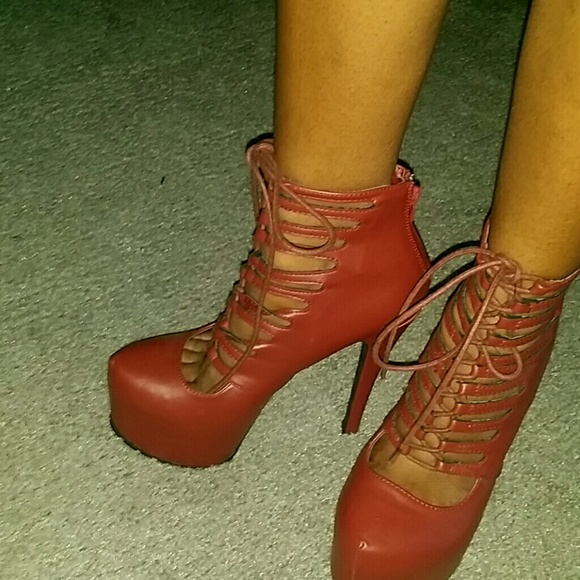Size 9 platform heel