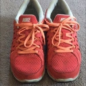 women's Nike's size 7.5