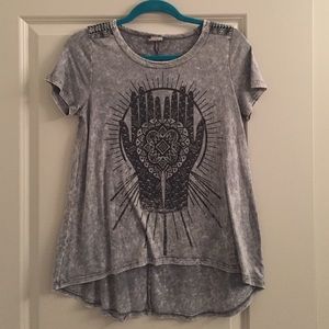 Trendy shirt: size M