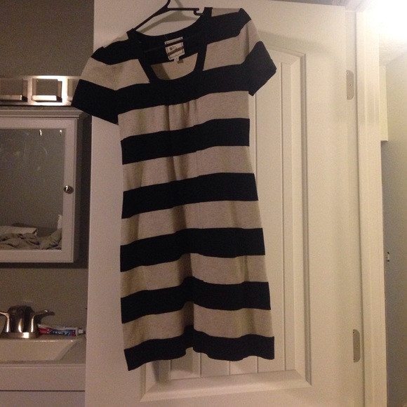 Short sleeved dress