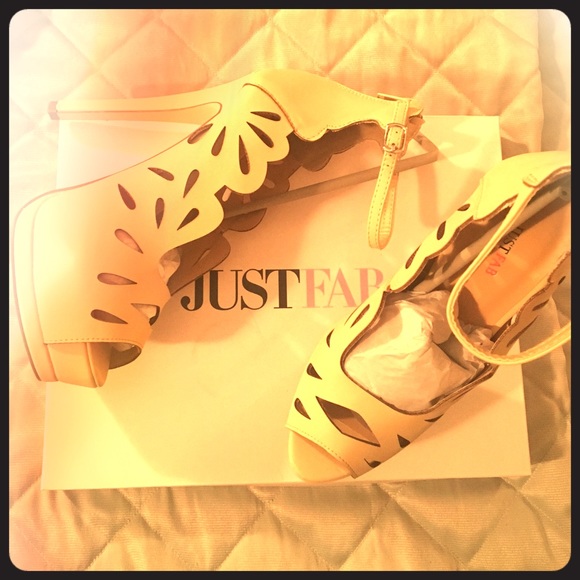 Just Fab Nude Pumps