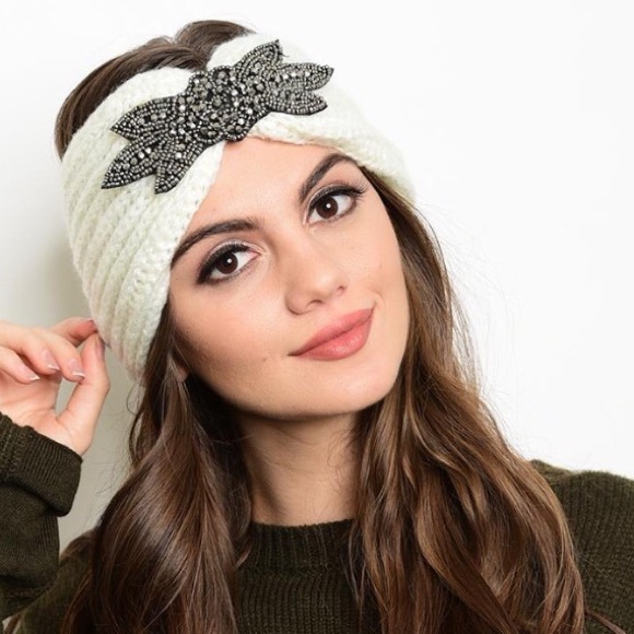 🎉CLEARANCE🎉 Beaded Embellished Crochet Headband - Picture 2 of 3