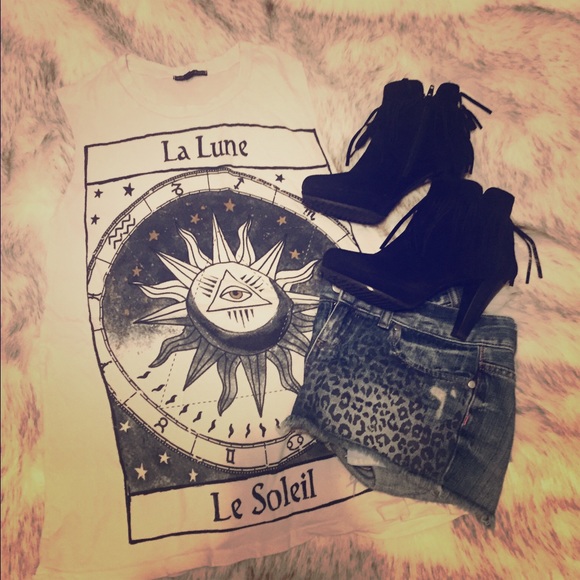 Urban Outfitters La Lune Sleeveless Tee BNWOT